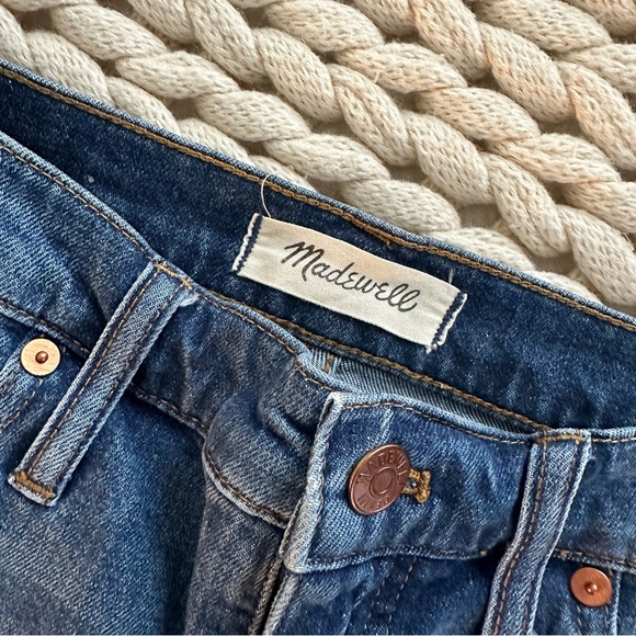 High-rise denim short - Picture 5 of 6